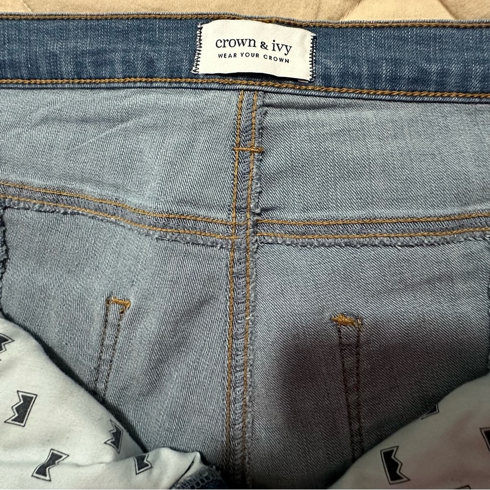 Crown & Ivy Siize 20W Jeans NWOT